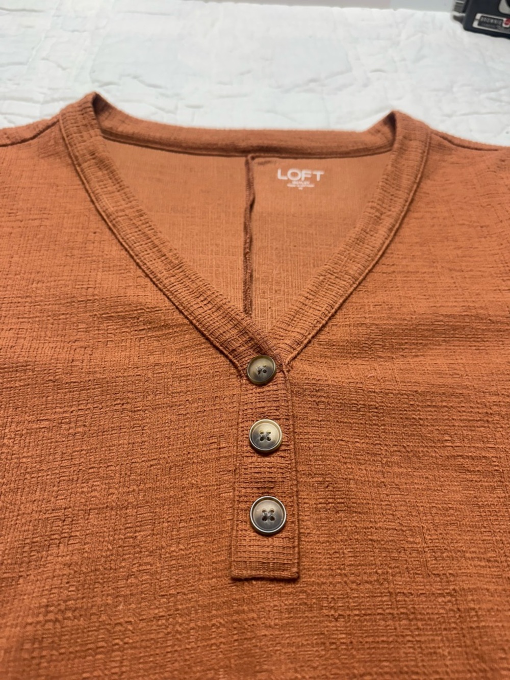 LOFT Rust Brown Textured Knit Henley Top Short Sleeve V Neck Medium - Picture 6 of 10